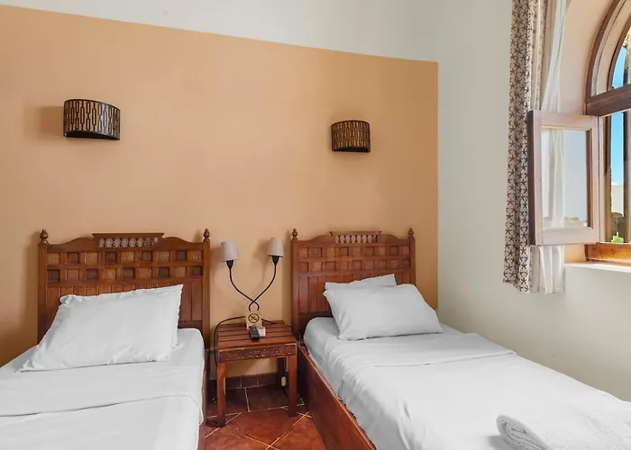 Unique Lagoon Front And 2beds - El Gouna
